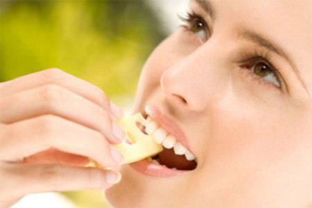 Bảo vệ răng miệng cho người già