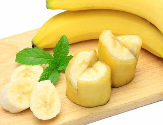 tẩy trắng răng bằng vỏ chuối 