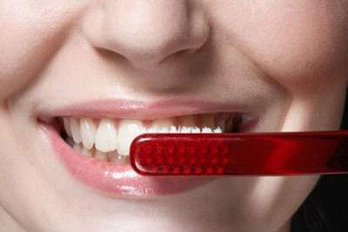 cách trị sưng nướu răng 