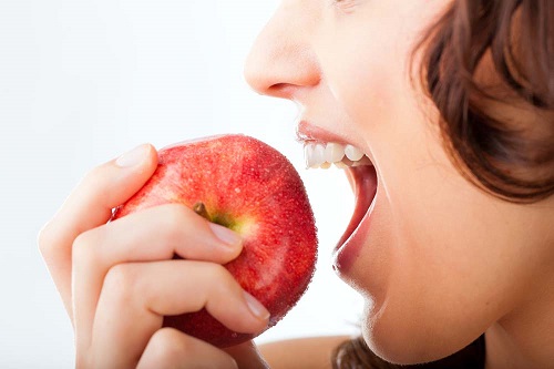 Ăn gì sau khi tẩy trắng răng duy trì kết quả lâu dài? 1
