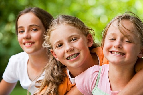 Niềng răng cho trẻ 10 tuổi phải lưu ý điều gì?