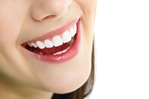 Trồng răng sứ có bền không? Nhờ chuyên gia giải đáp 1
