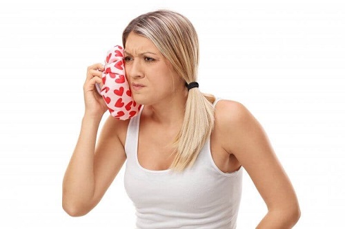 Cắm vít niềng răng có đau không? Bác sĩ trả lời chi tiết 3